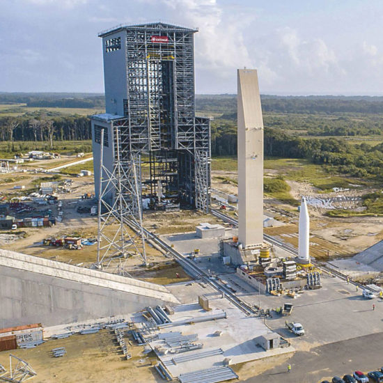 Portique mobile du lanceur de la fusée Ariane 6